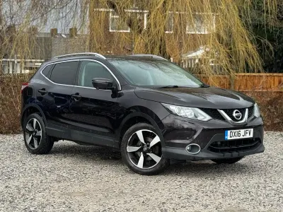 Used Nissan Qashqai N-Connecta 110 HP (80 kW) 2016 Black SUV