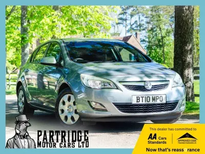 Used Vauxhall Astra 115 HP (84 kW) 2010 Silver Hatchback