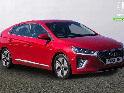 Begagnad Hyundai Ioniq Edition 141 HK (103 kW) 2019 Röd Halvkombi