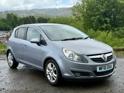 Gebraucht Vauxhall Corsa 85 PS (62 kW) 2010 Silber Kleinwagen
