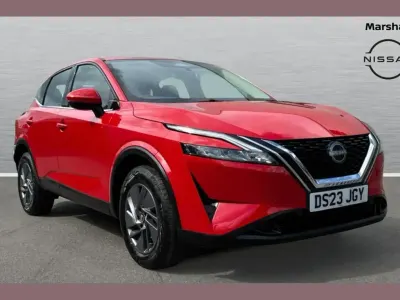 Used Nissan Qashqai Acenta Premium 155 HP (114 kW) 2023 Red SUV