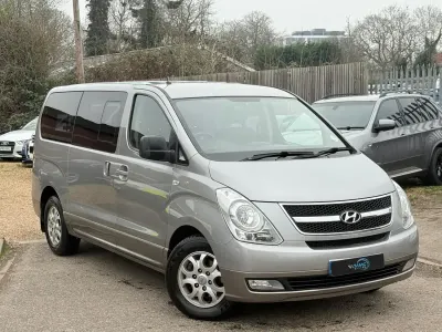 Usado Hyundai I800 Style 2012 Plateado Monovolumen