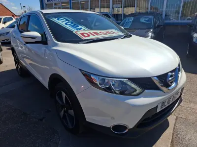 Used Nissan Qashqai N-Connecta 130 HP (95 kW) 2016 White SUV