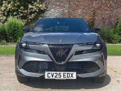 Ny Alfa Romeo Junior 134 HK (98 kW) 2025 Grå SUV