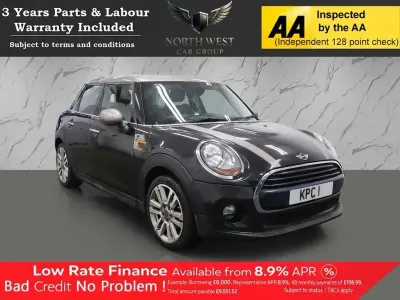 Begagnad Mini Cooper Hatch 136 HK (100 kW) 2017 Svart Halvkombi