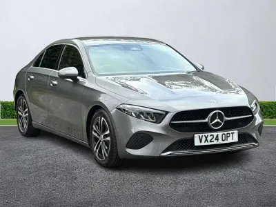 Usado Mercedes A200 Executive 163 CV (119 kW) 2024 Gris Berlina