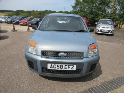 Used Ford Fusion Style 2009 Silver Hatchback