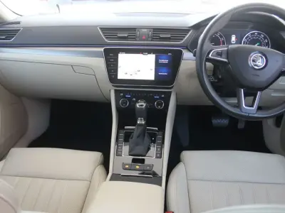 Used Skoda Superb SE L Executive 150 HP (110 kW) 2019 Brilliant silver metallic Estate