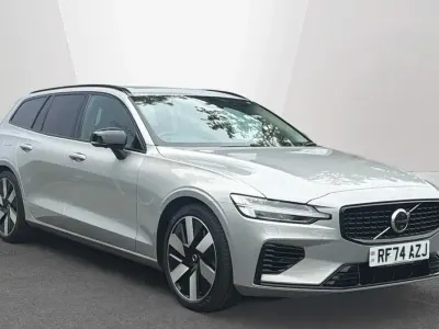 Usado Volvo V60 Ultra 449 HP (330 kW) 2025 Prateado Carrinha