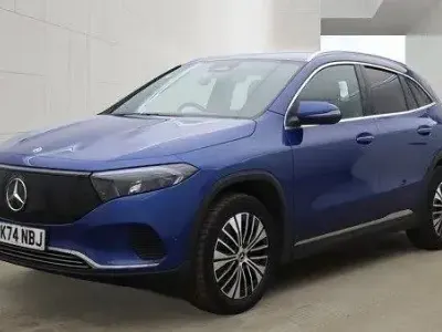 Begagnad Mercedes EQA250+ Executive 139 kW (190 HK) 2024 Blå SUV