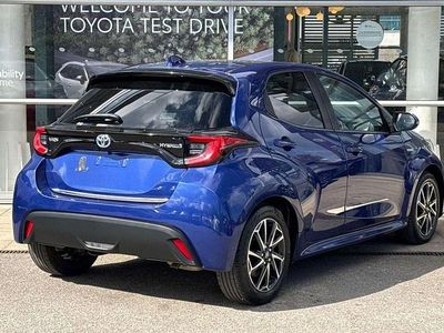 Used Toyota Yaris Hybrid Design 113 HP (83 kW) 2020 Blue Hatchback