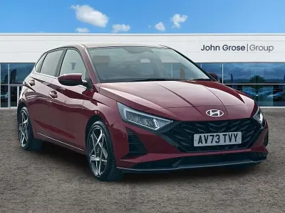 Używany Hyundai i20 Premium 90 KM (66 kW) 2024 Czerwony Hatchback