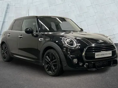 Begagnad Mini Cooper Sport 134 HK (98 kW) 2019 Svart Halvkombi