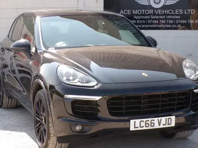 Used Porsche Cayenne 385 HP (283 kW) 2017 Black SUV