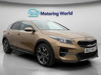 Usado Kia XCeed 158 HP (116 kW) 2022 Castanho SUV