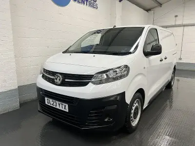 Gebraucht Vauxhall Vivaro S 100 PS (73 kW) 2023 Weiß Van / Kleinbus