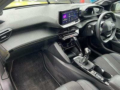 Used Peugeot 208 GT 99 HP (72 kW) 2024 Yellow Hatchback