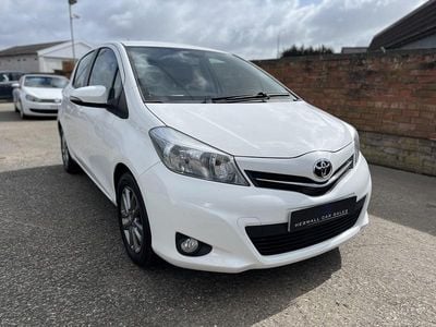 Begagnad Toyota Yaris Plus 2014 Vit Halvkombi