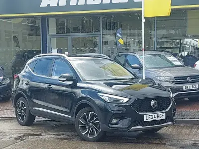Usado MG ZS Exclusive 106 HP (77 kW) 2024 Preto SUV