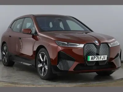 Usado BMW iX M Sport 239 kW (326 HP) 2022 Vermelho SUV