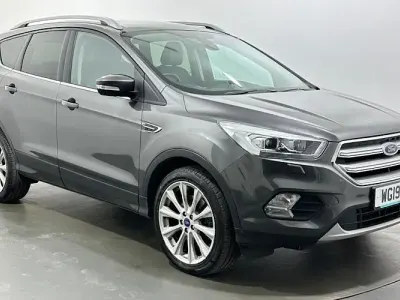 Usado Ford Kuga Titanium X 179 CV (131 kW) 2019 Gris SUV
