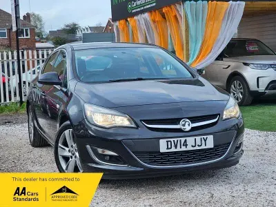 Used Vauxhall Astra SRi 165 HP (121 kW) 2014 Black Hatchback