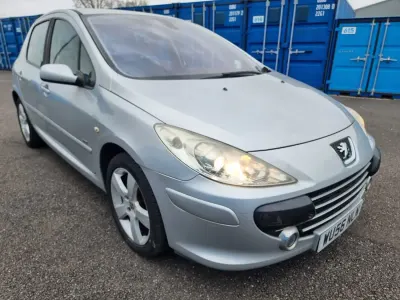 Begagnad Peugeot 307 Sport 110 HK (80 kW) 2006 Silver Halvkombi