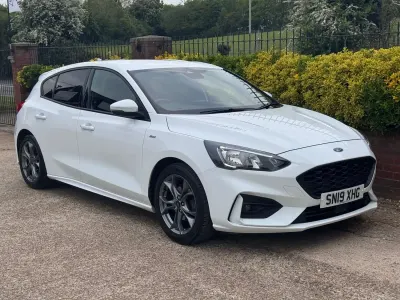 Usado Ford Focus ST-Line 120 HP (88 kW) 2019 Branco Citadino