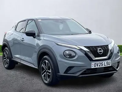 Używany Nissan Juke N-Connecta 2025 Szary SUV