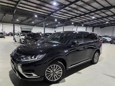 Black Used 2018 Mitsubishi Outlander P-HEV Estate | £9,640 (Fair price)