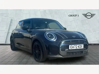 Begagnad Mini Cooper Exclusive 136 HK (100 kW) 2022 Svart Halvkombi