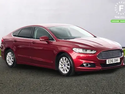 Used Ford Mondeo Titanium 120 HP (88 kW) 2016 Red Hatchback