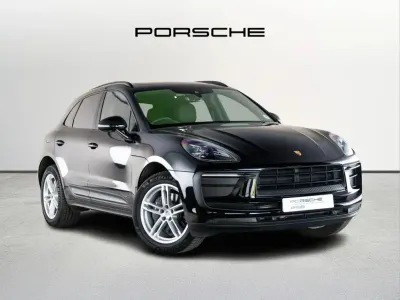 Used Porsche Macan 261 HP (191 kW) 2025 Black SUV