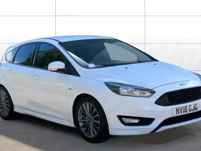 Used Ford Focus ST-Line 140 HP (102 kW) 2017 White Hatchback