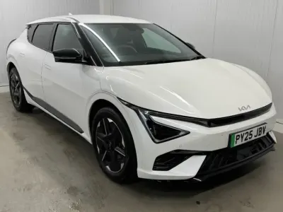 Begagnad Kia EV6 GT-Line 167 kW (228 HK) 2025 Vit SUV