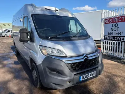 Usado Citroën Relay 150 HP (110 kW) 2015 Prateado Van