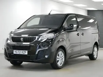 Begagnad Peugeot Expert Premium 145 HK (106 kW) 2022 Svart Van