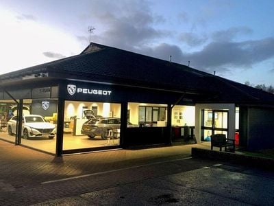 Used Peugeot Boxer 140 HP (102 kW) 2022 White Van