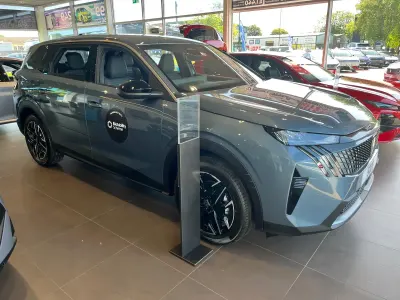 New Peugeot 5008 Allure 2026 Ingaro blue SUV
