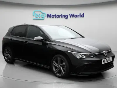 Używany VW Golf VIII R-line 150 KM (110 kW) 2023 Czarny Hatchback