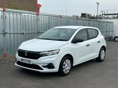 Używany Dacia Sandero Essentiel 2021 Biały Hatchback
