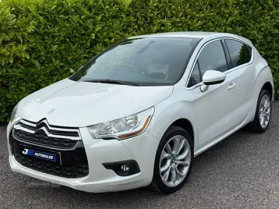 Used Citroën DS4 Start 115 HP (84 kW) 2013 White Hatchback