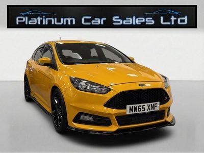 Używany Ford Focus ST 2015 Żółty Hatchback