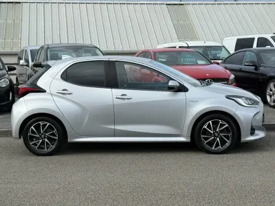 Usata Toyota Yaris Hybrid Design 116 CV (85 kW) 2020 Argento Utilitaria