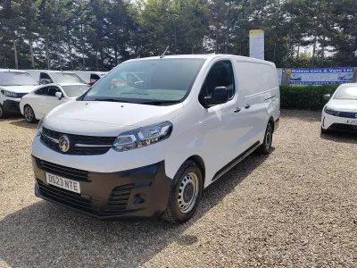 Used Vauxhall Vivaro 100 HP (73 kW) 2023 White MPV