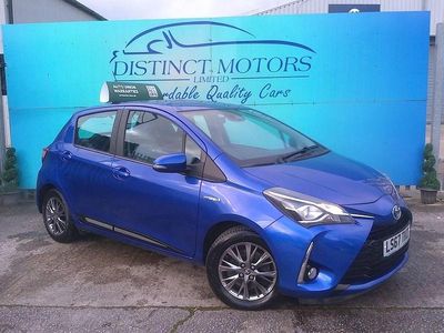 Blue Used 2017 Toyota Yaris Hybrid Hatchback | £10,489 (Fair price)
