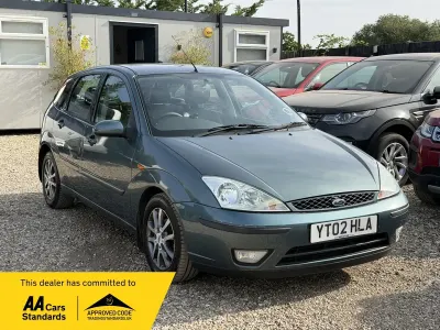 Used Ford Focus Ghia 2002 Green Hatchback