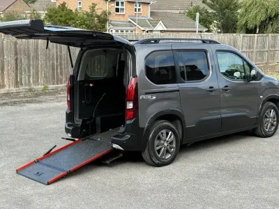 Used Peugeot Rifter Allure 131 HP (96 kW) 2022 Grey MPV