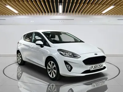 Używany Ford Fiesta Trend 85 KM (62 kW) 2019 Biały Hatchback