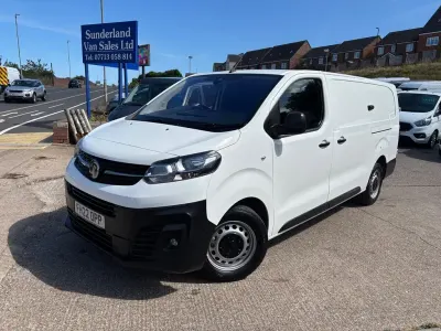 Used Vauxhall Vivaro 100 HP (73 kW) 2022 White MPV